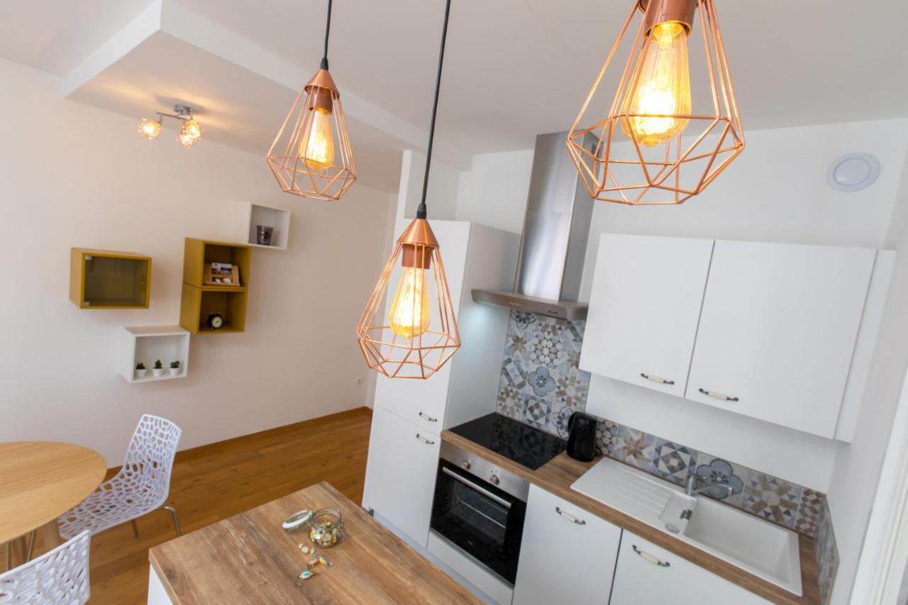Le Griffon Apartment Colmar Bagian luar foto
